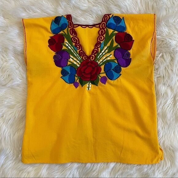 Embroidered Square Cut V-neck Top With Roses - Picture 2 of 8